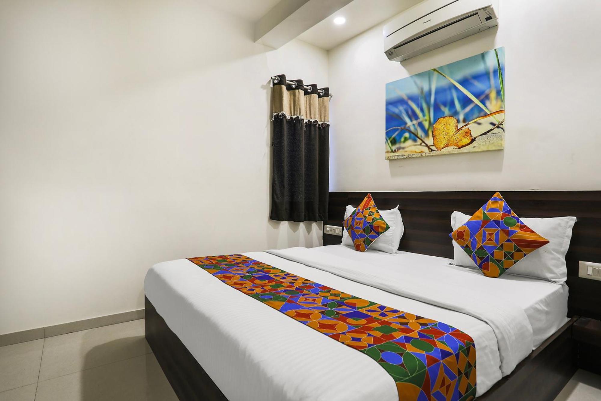 Hotel SK Rajkot Exterior foto